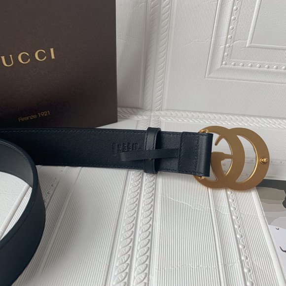 Leather belt with pearl GG buckle